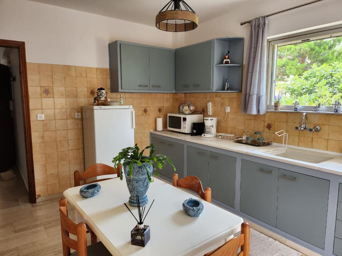 Queen Aspri 3' Min To The Beach! Apartment