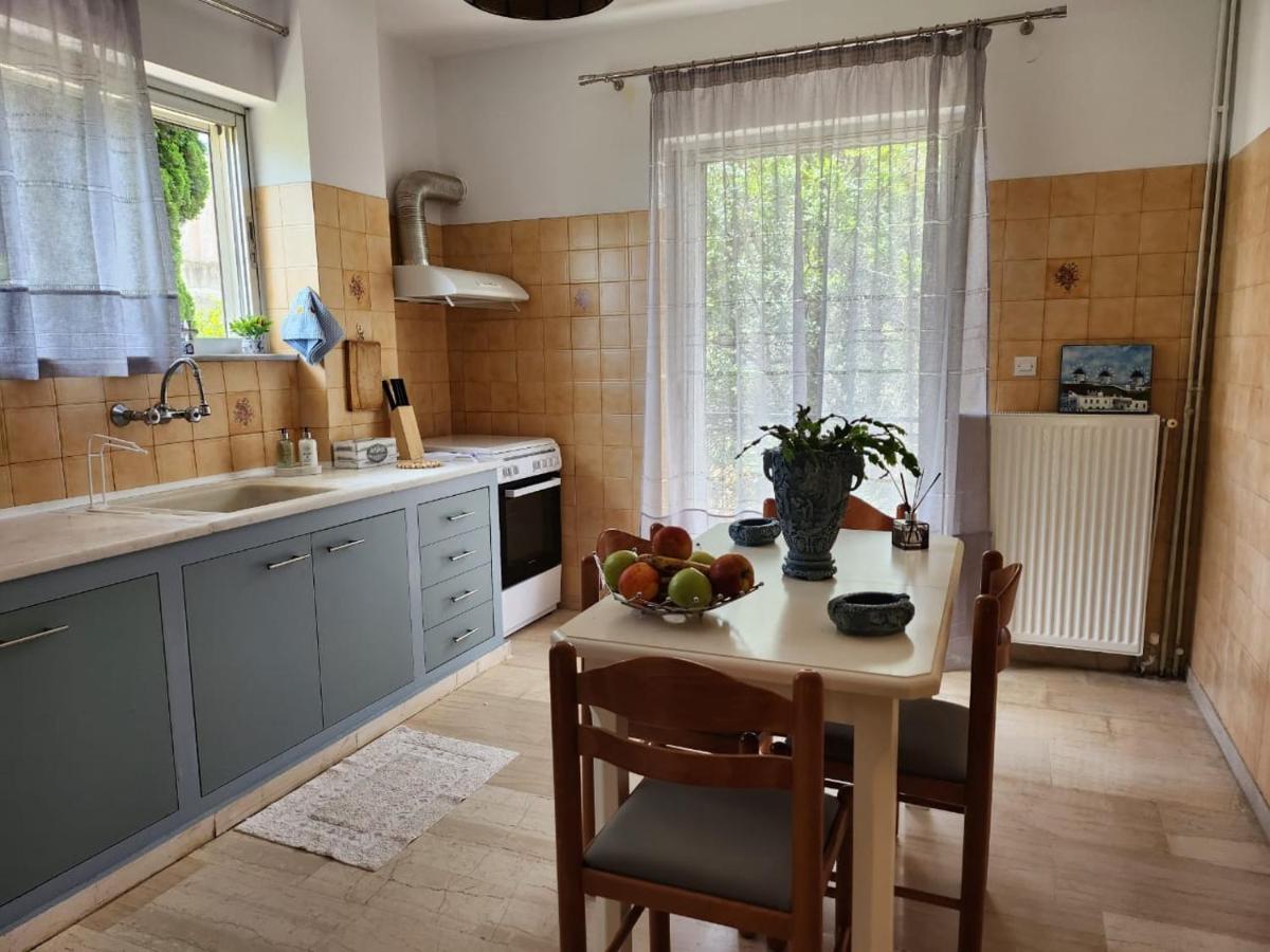 Queen Aspri 3' Min To The Beach! Apartment