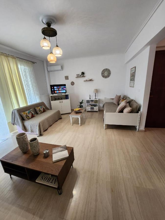 Apartment Queen Aspri 3' Min To The Beach!